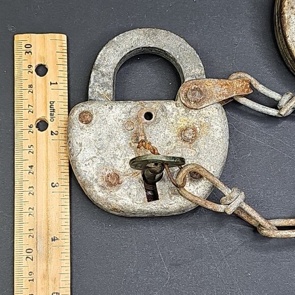 Vintage CPR Railroad Locks Made In Canada With Chains And Key READ - Picture 10 of 11